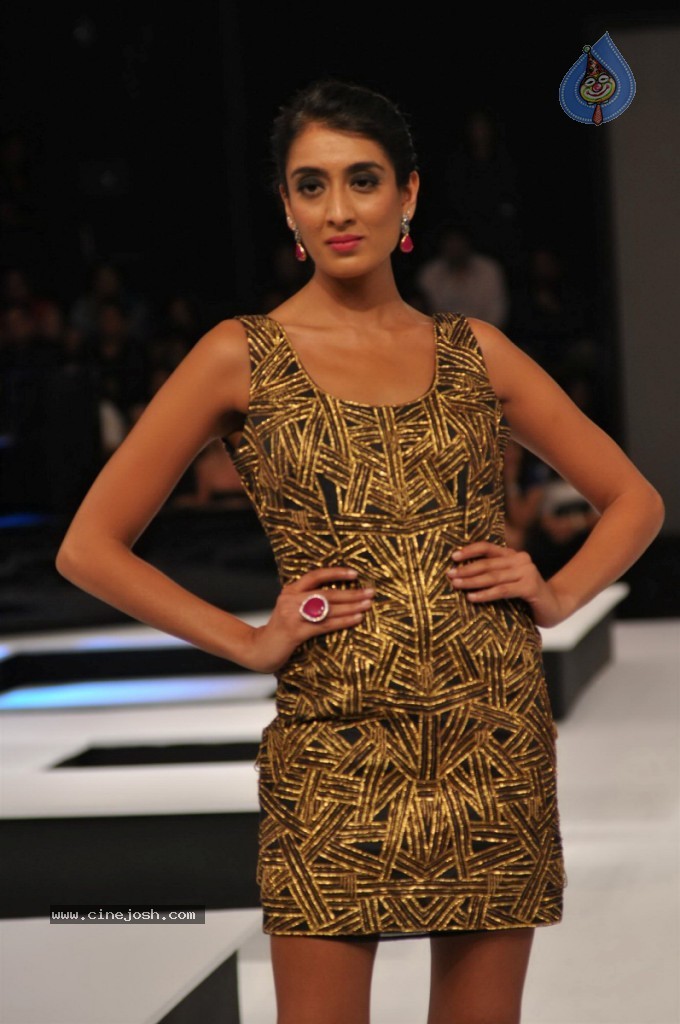 Celebs Walks The Ramp at BPFT Show - 22 / 197 photos