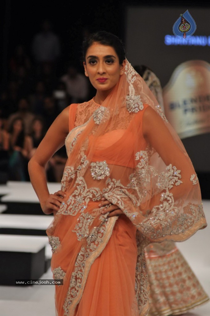 Celebs Walks The Ramp at BPFT Show - 25 / 197 photos