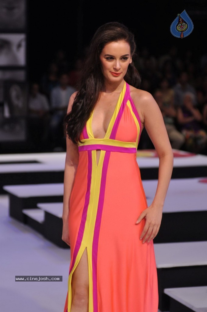 Celebs Walks The Ramp at BPFT Show - 33 / 197 photos