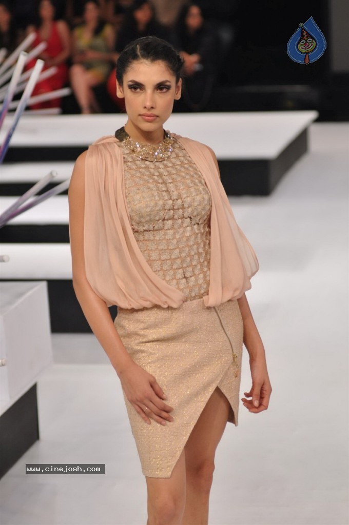 Celebs Walks The Ramp at BPFT Show - 36 / 197 photos