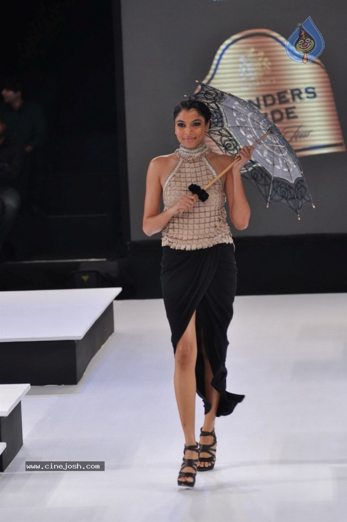 Celebs Walks The Ramp at BPFT Show - 121 / 197 photos