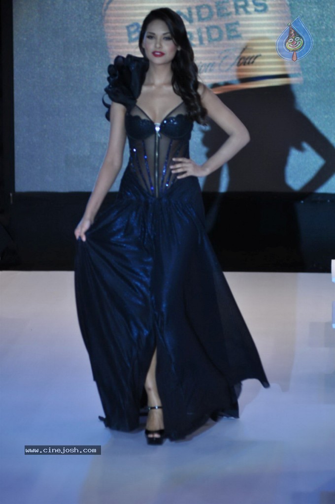 Celebs Walks The Ramp at BPFT Show - 166 / 197 photos