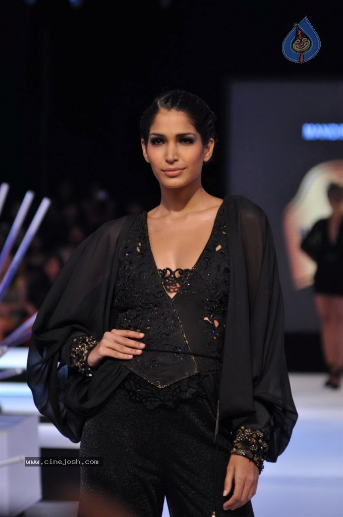 Celebs Walks The Ramp at BPFT Show - 168 / 197 photos