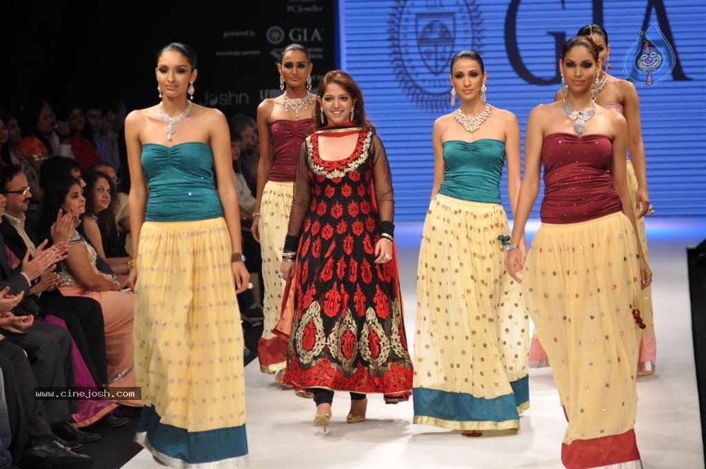Celebs Walks the Ramp at IIJW 2012 - 65 / 297 photos