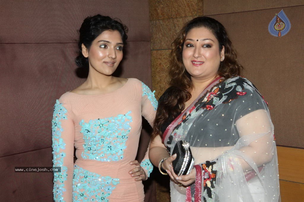 Celebs Walks the Ramp at IIJW 2012 - 68 / 297 photos
