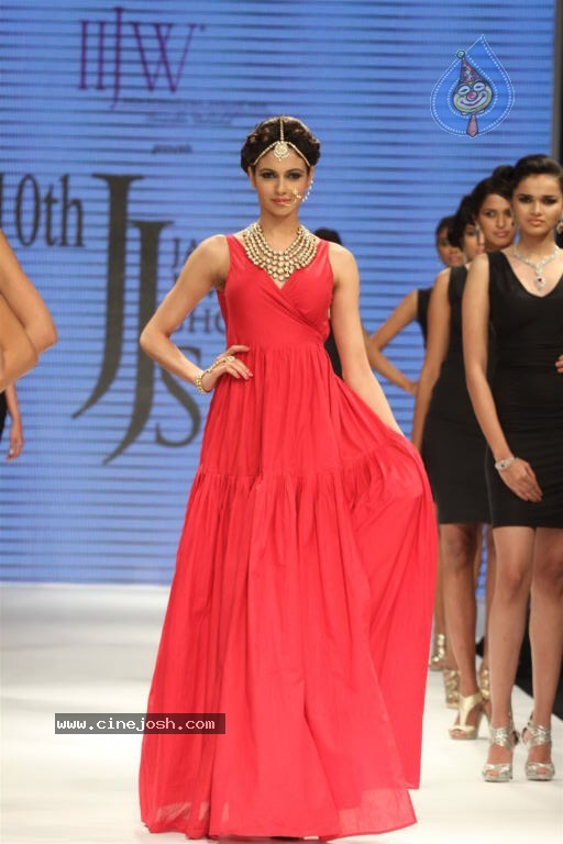 Celebs Walks the Ramp at IIJW 2012 - 218 / 297 photos
