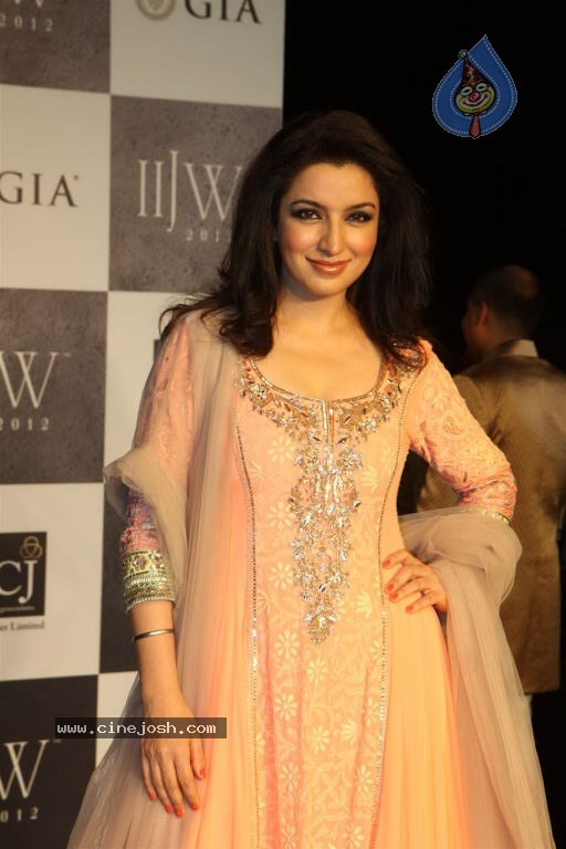 Celebs Walks the Ramp at IIJW 2012 - 228 / 297 photos