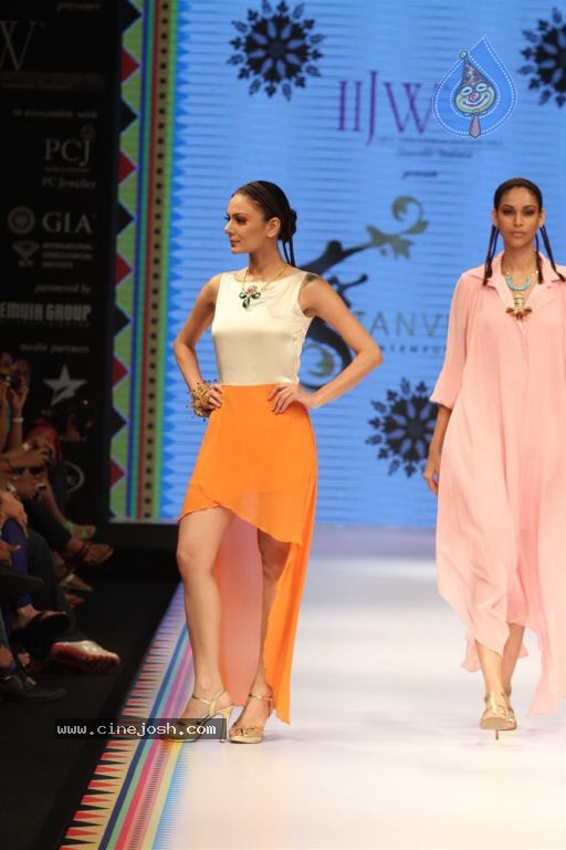 Celebs Walks the Ramp at IIJW 2012 - 258 / 297 photos