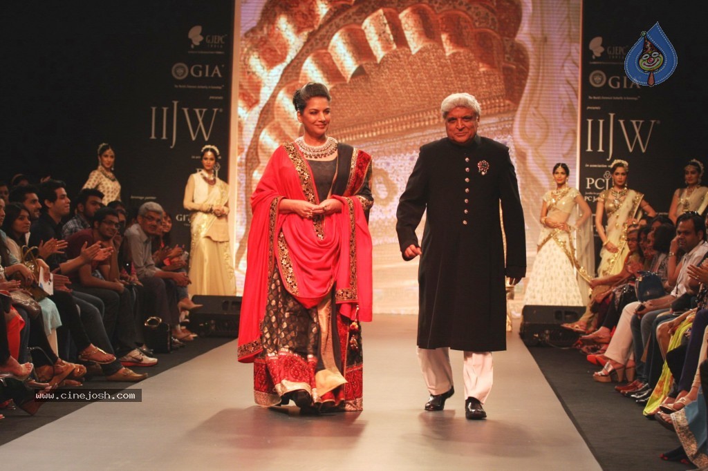 Celebs Walks the Ramp at IIJW 2013 Day 3 - 9 / 132 photos