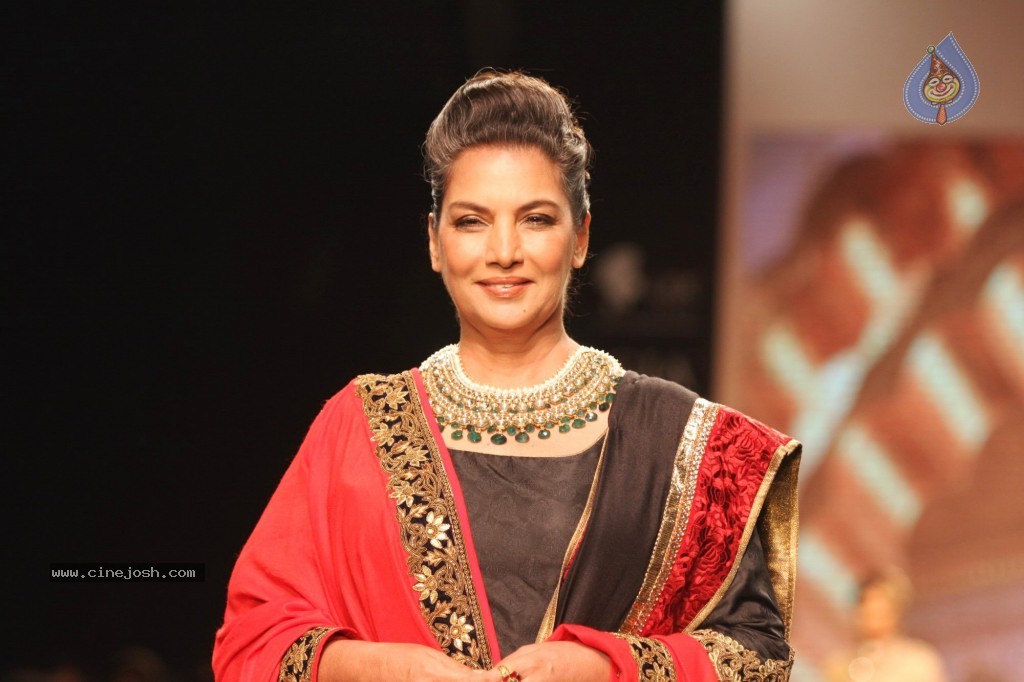 Celebs Walks the Ramp at IIJW 2013 Day 3 - 24 / 132 photos