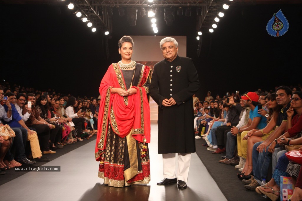 Celebs Walks the Ramp at IIJW 2013 Day 3 - 46 / 132 photos