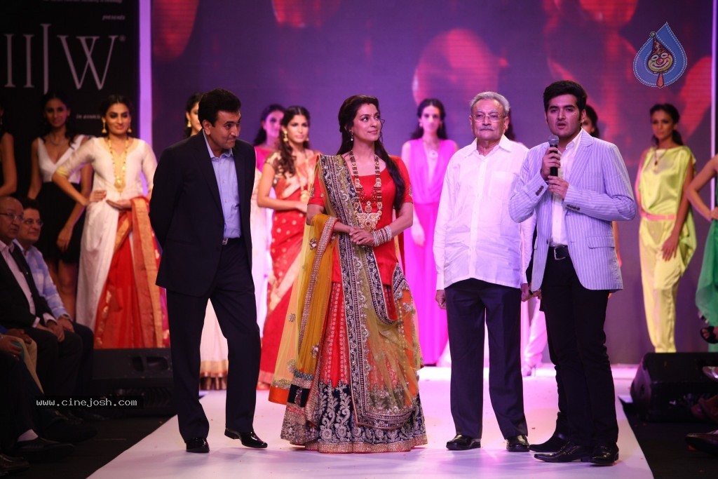 Celebs Walks the Ramp at IIJW 2013 Day 3 - 56 / 132 photos