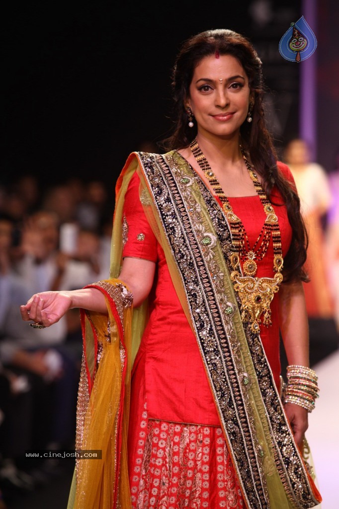 Celebs Walks the Ramp at IIJW 2013 Day 3 - 76 / 132 photos