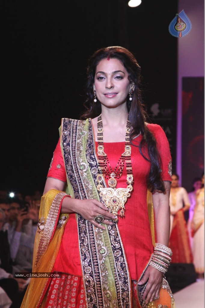 Celebs Walks the Ramp at IIJW 2013 Day 3 - 80 / 132 photos