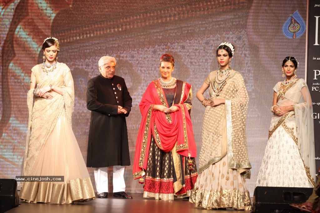 Celebs Walks the Ramp at IIJW 2013 Day 3 - 104 / 132 photos