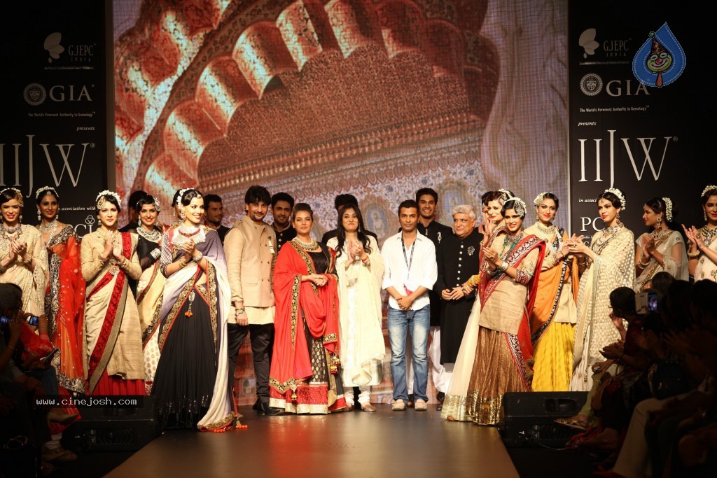 Celebs Walks the Ramp at IIJW 2013 Day 3 - 129 / 132 photos
