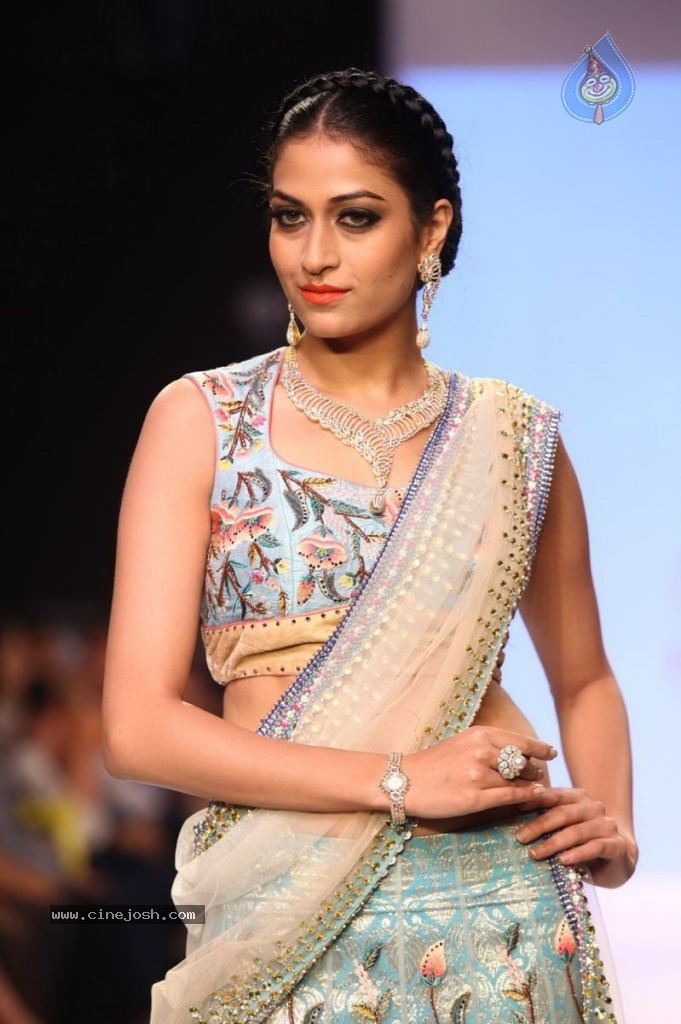 Celebs Walks the Ramp at IIJW 2013 Day 4 - 3 / 129 photos