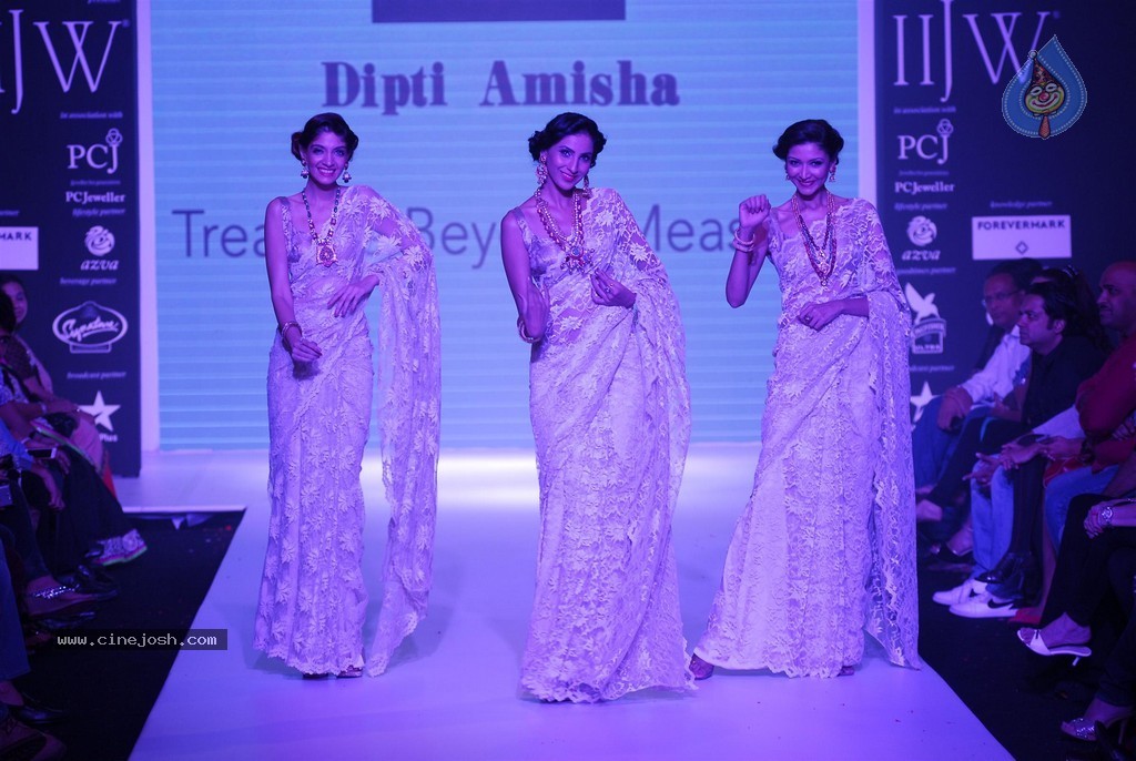 Celebs Walks the Ramp at IIJW 2014 Set 1 - 47 / 235 photos