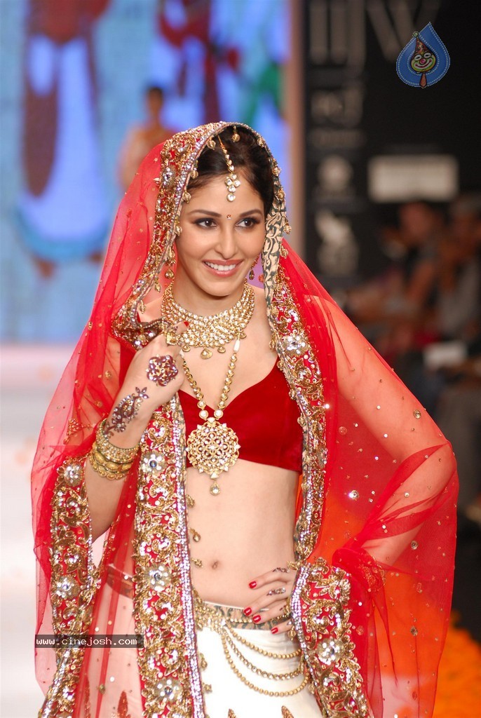 Celebs Walks the Ramp at IIJW 2014 Set 1 - 60 / 235 photos