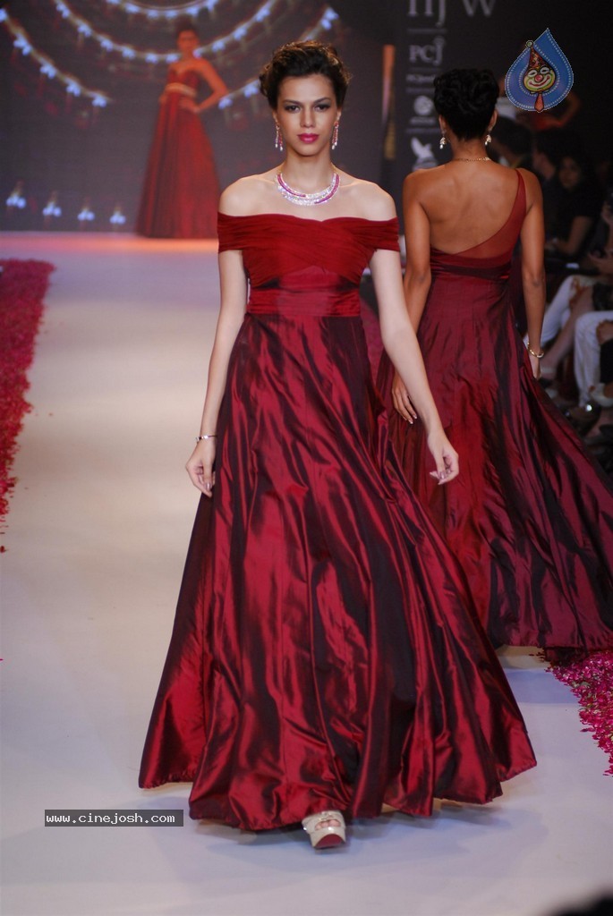 Celebs Walks the Ramp at IIJW 2014 Set 1 - 227 / 235 photos