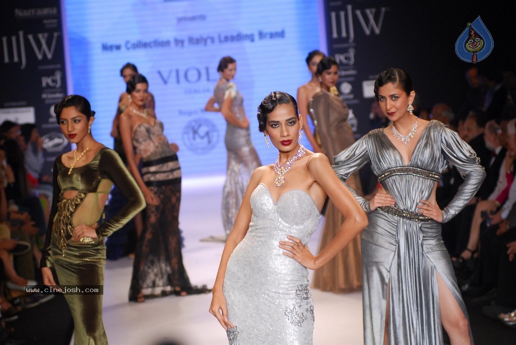 Celebs Walks the Ramp at IIJW 2014 Set 2 - 53 / 235 photos