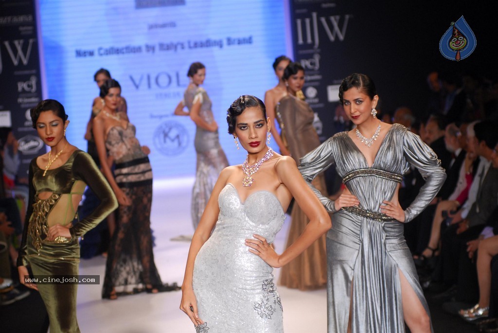 Celebs Walks the Ramp at IIJW 2014 Set 2 - 126 / 235 photos