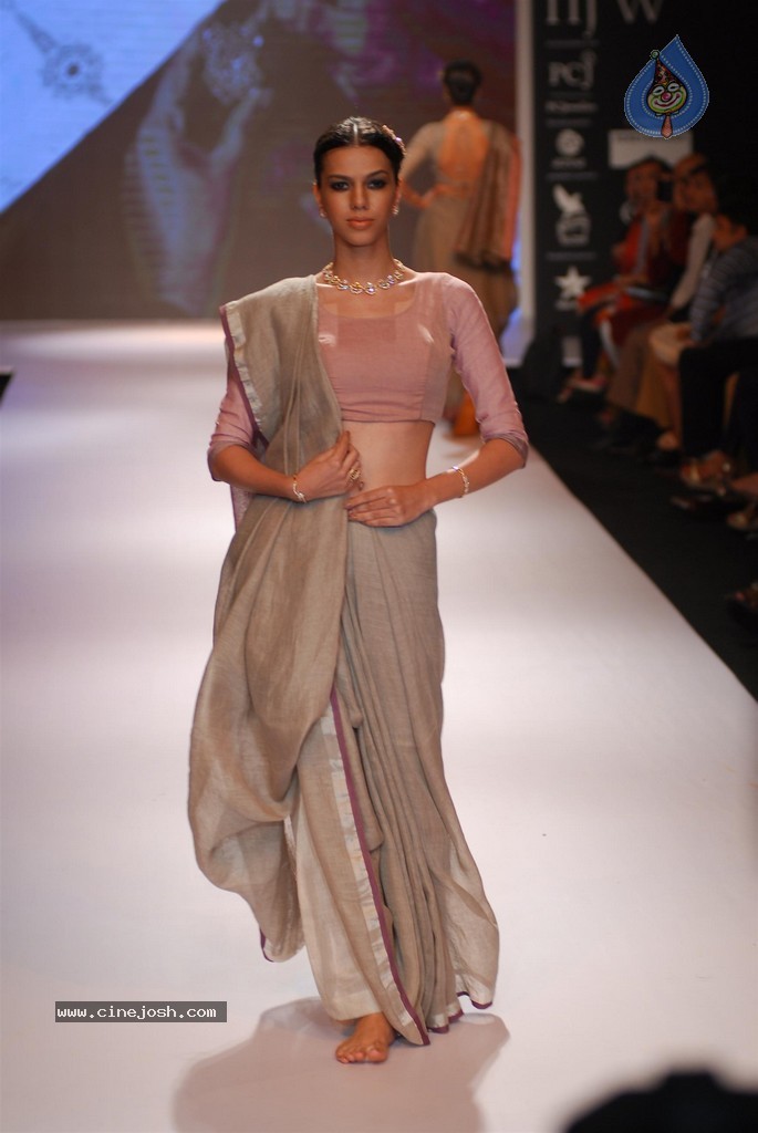 Celebs Walks the Ramp at IIJW 2014 Set 2 - 135 / 235 photos