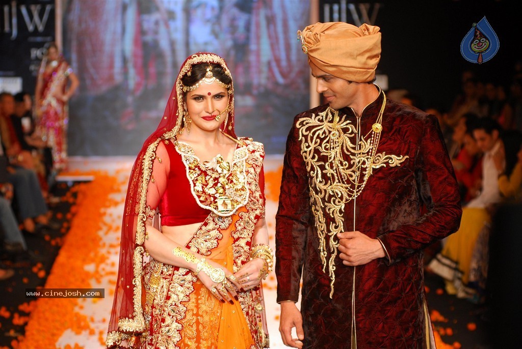 Celebs Walks the Ramp at IIJW 2014 Set 2 - 164 / 235 photos