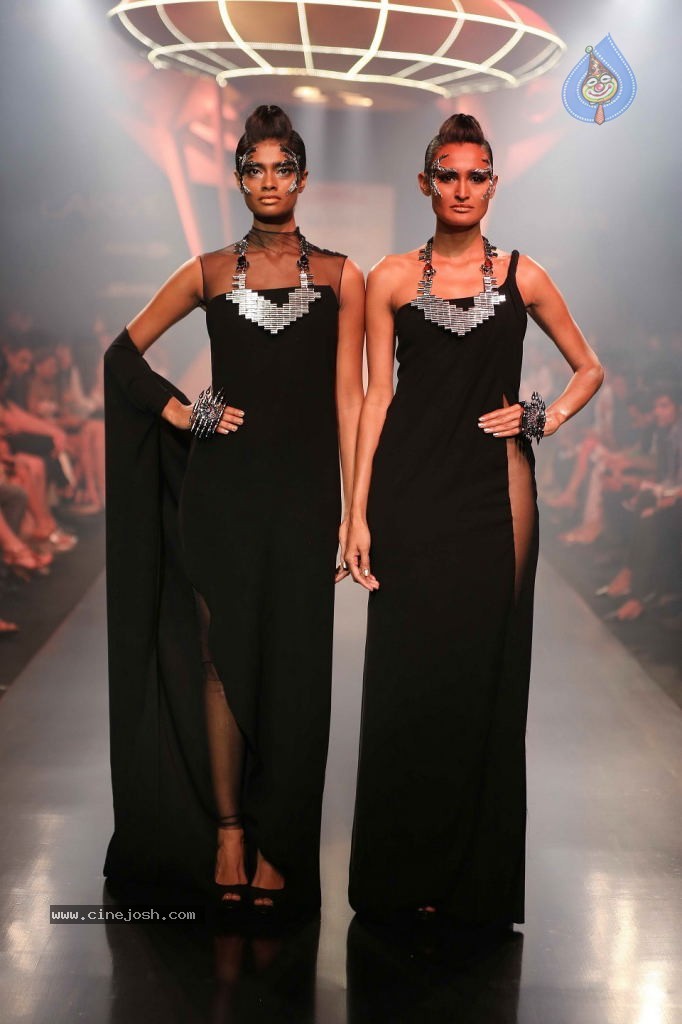 Celebs Walks the Ramp at LFW 2014 Day 2 - 3 / 113 photos