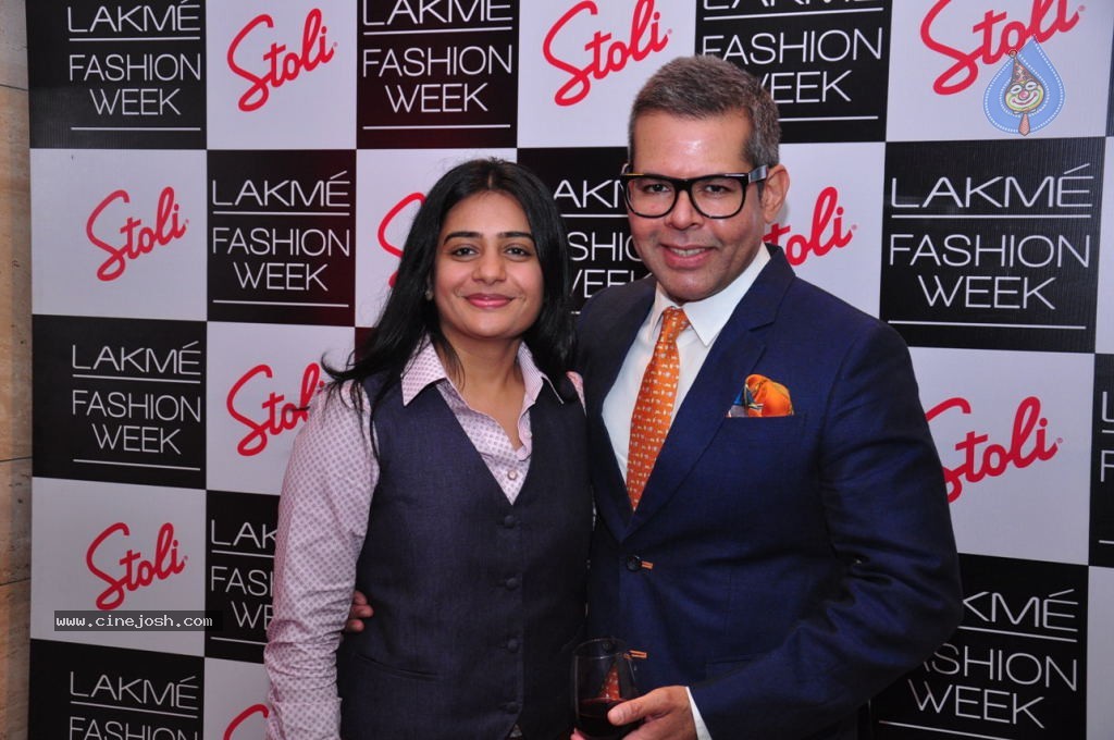 Celebs Walks the Ramp at LFW 2014 Day 2 - 27 / 113 photos