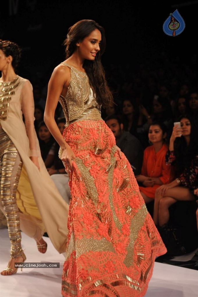 Celebs Walks the Ramp at LFW 2014 Day 2 - 70 / 113 photos