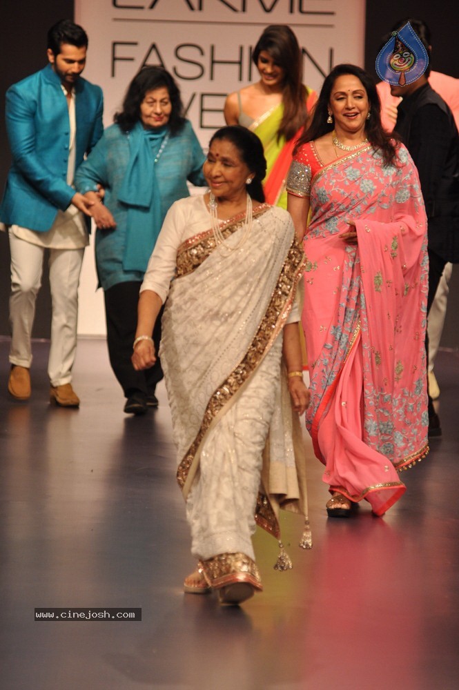 Celebs Walks the Ramp at LFW Summer Resort 2013 - 1 / 186 photos