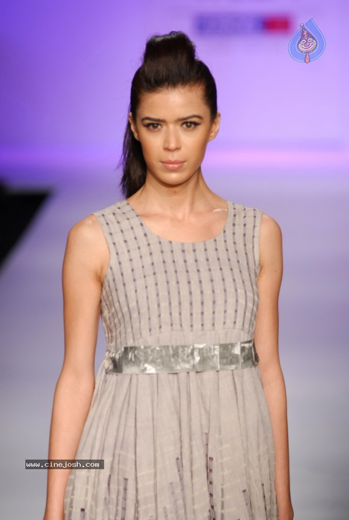 Celebs Walks the Ramp at LFW Summer Resort 2013 - 27 / 186 photos