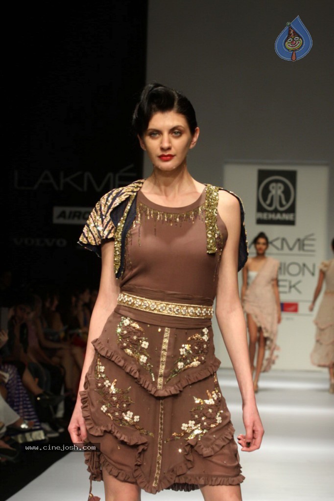 Celebs Walks the Ramp at LFW Summer Resort 2013 - 36 / 186 photos