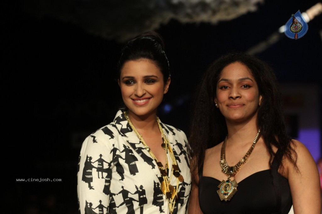 Celebs Walks the Ramp at LFW Summer Resort 2013 - 55 / 186 photos