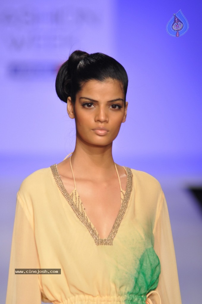 Celebs Walks the Ramp at LFW Summer Resort 2013 - 105 / 186 photos