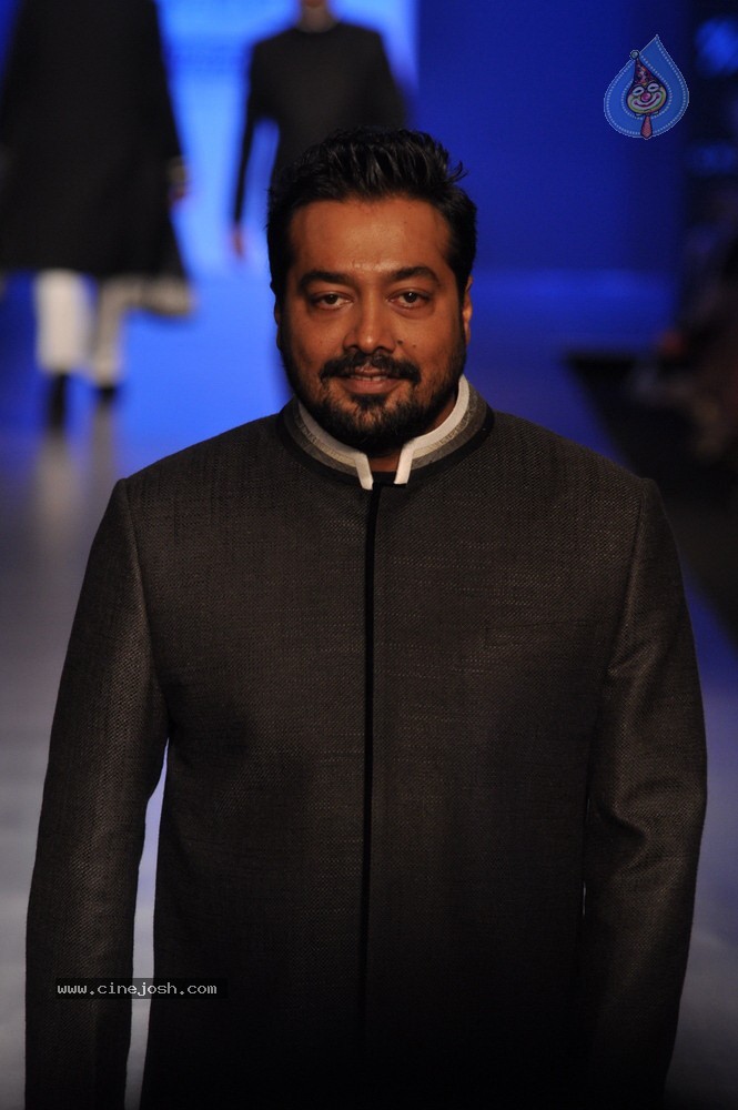 Celebs Walks the Ramp at LFW Summer Resort 2013 - 124 / 186 photos