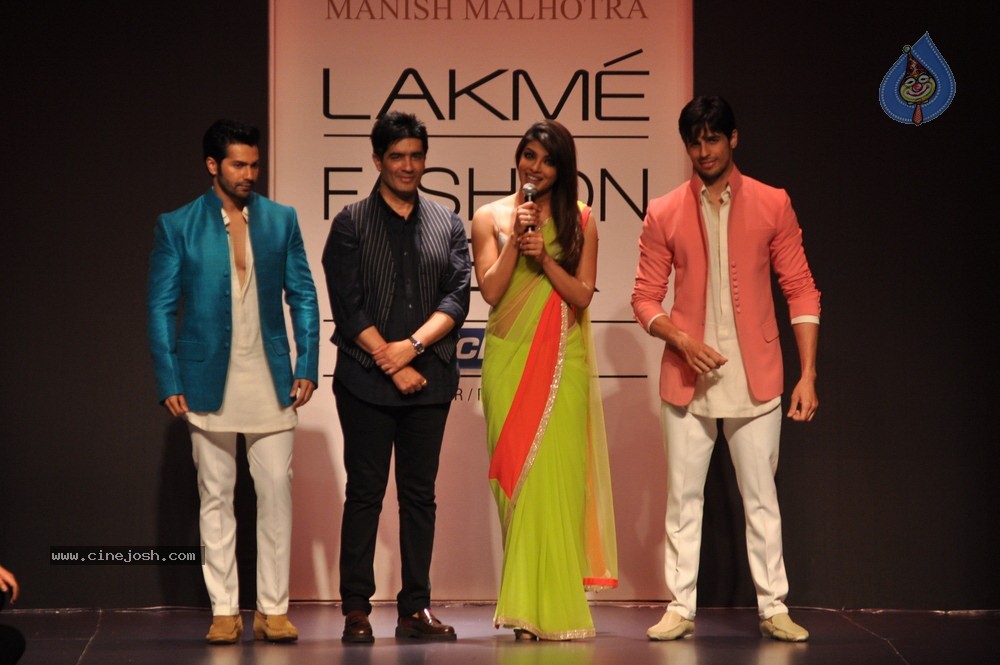 Celebs Walks the Ramp at LFW Summer Resort 2013 - 141 / 186 photos