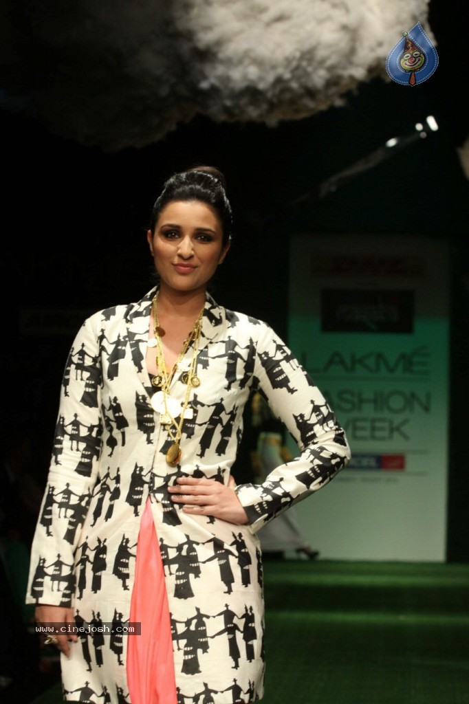 Celebs Walks the Ramp at LFW Summer Resort 2013 - 169 / 186 photos