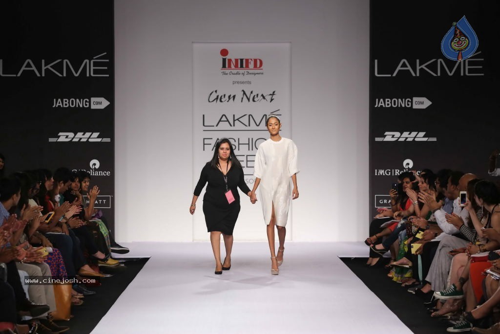 Celebs Walks the Ramp at LFW Summer Resort 2014 - 28 / 101 photos