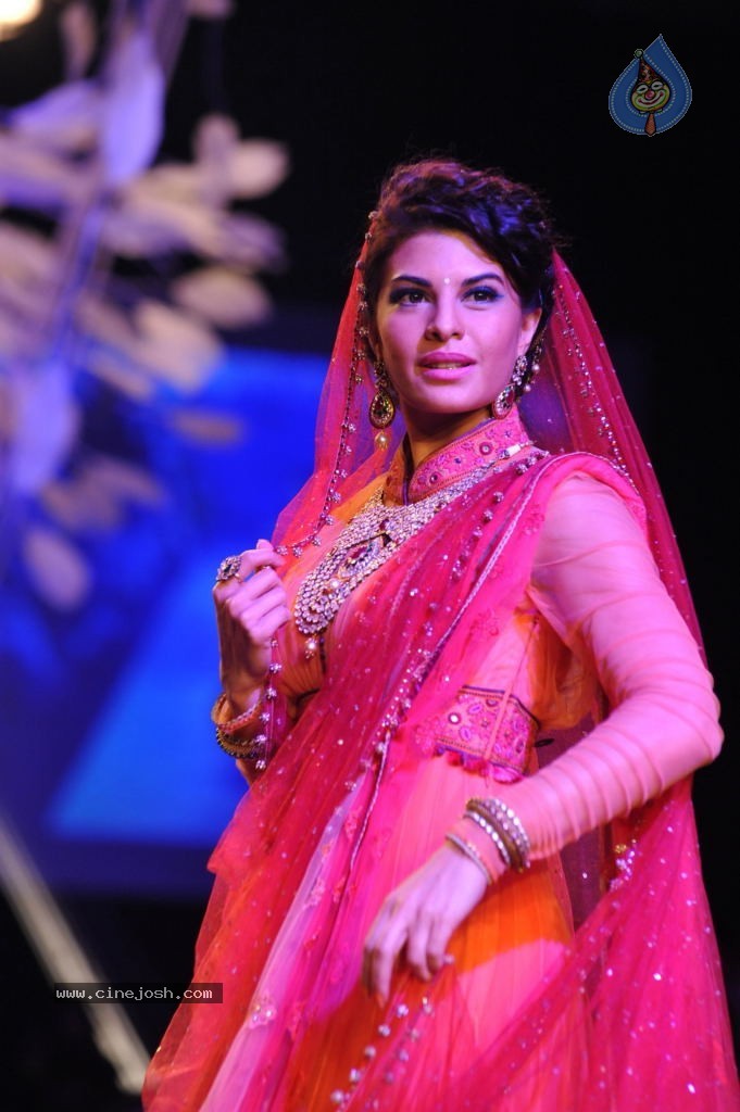 Celebs Walks the Ramp at LFW Summer Resort 2014 - 72 / 101 photos