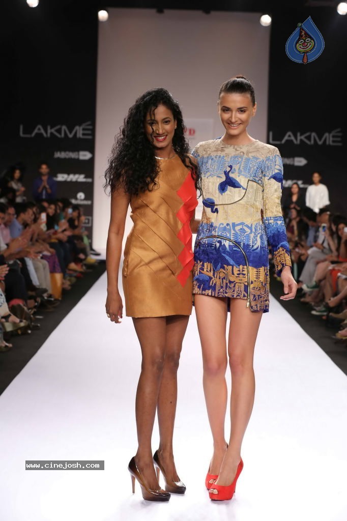 Celebs Walks the Ramp at LFW Summer Resort 2014 - 81 / 101 photos
