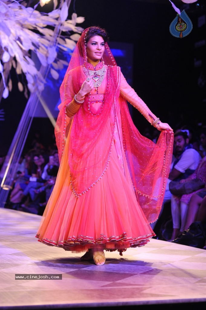 Celebs Walks the Ramp at LFW Summer Resort 2014 - 84 / 101 photos