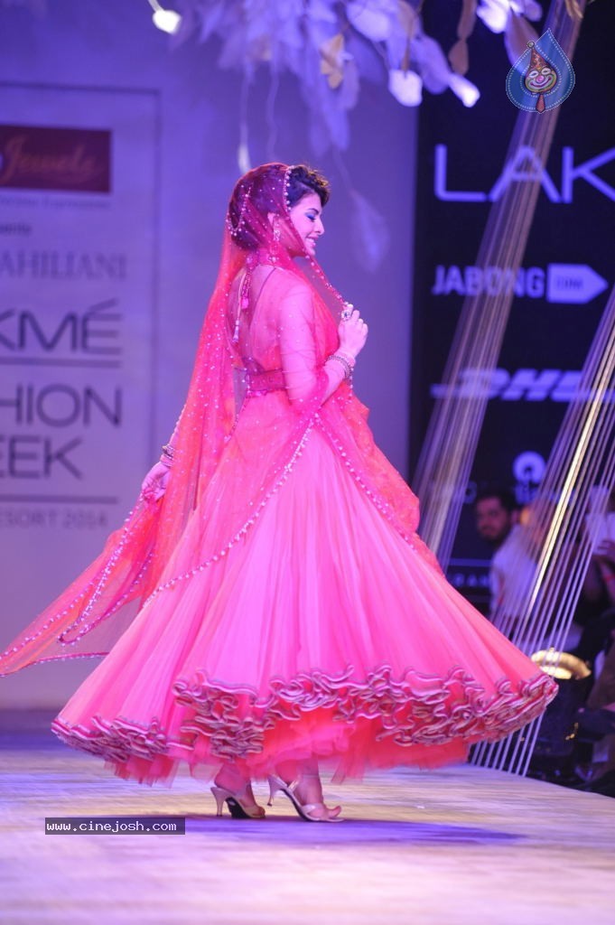 Celebs Walks the Ramp at LFW Summer Resort 2014 - 89 / 101 photos