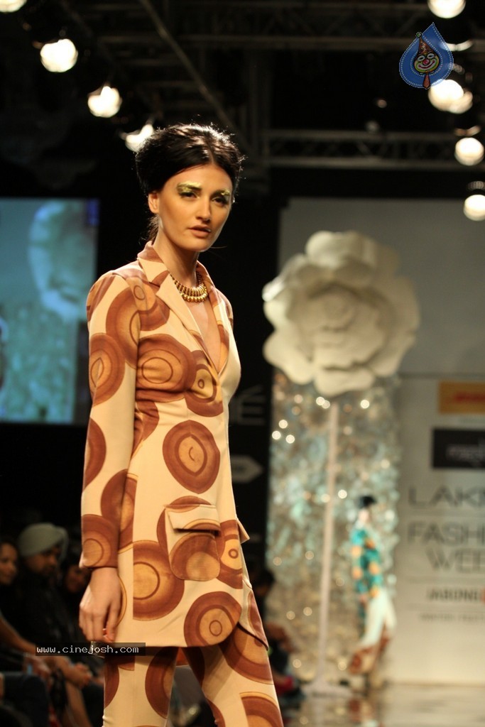 Celebs Walks the Ramp at LFW Winter Festive 2014 - 35 / 117 photos
