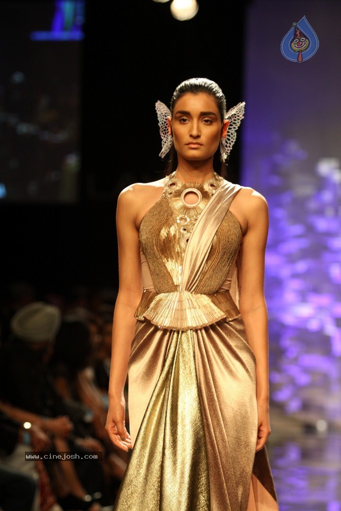 Celebs Walks the Ramp at LFW Winter Festive 2014 - 44 / 117 photos