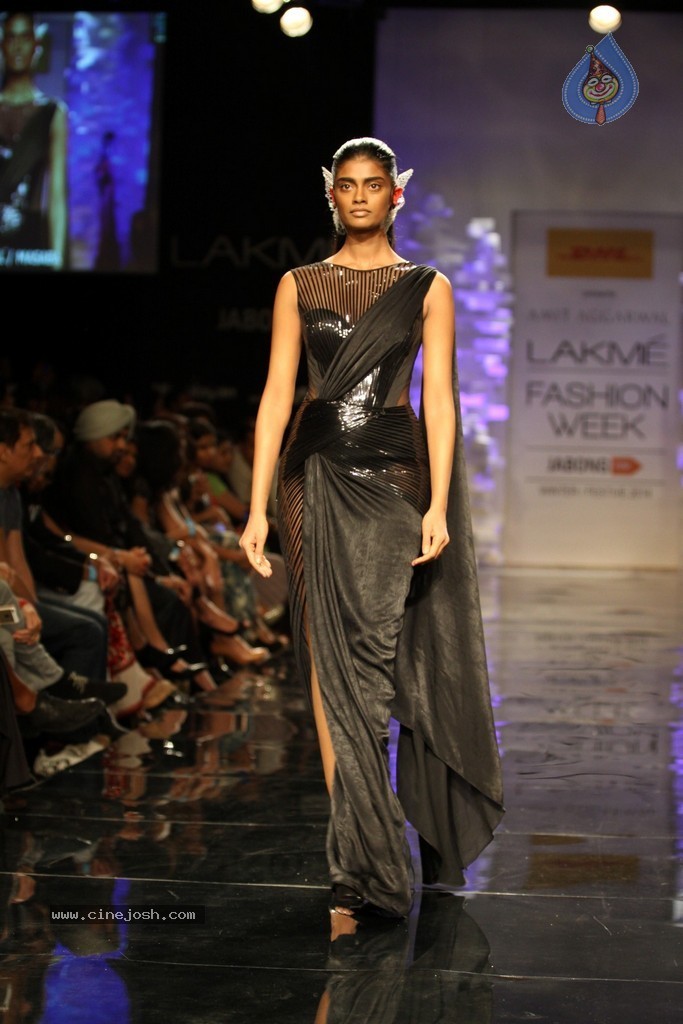 Celebs Walks the Ramp at LFW Winter Festive 2014 - 45 / 117 photos