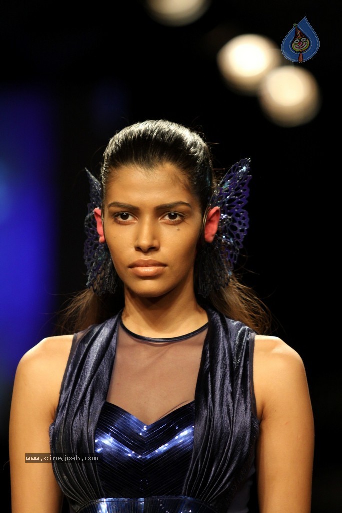 Celebs Walks the Ramp at LFW Winter Festive 2014 - 49 / 117 photos