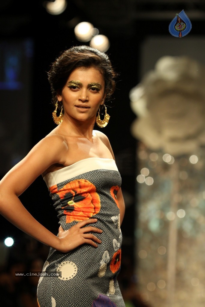 Celebs Walks the Ramp at LFW Winter Festive 2014 - 50 / 117 photos