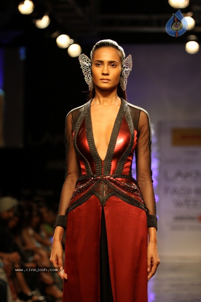 Celebs Walks the Ramp at LFW Winter Festive 2014 - 51 / 117 photos